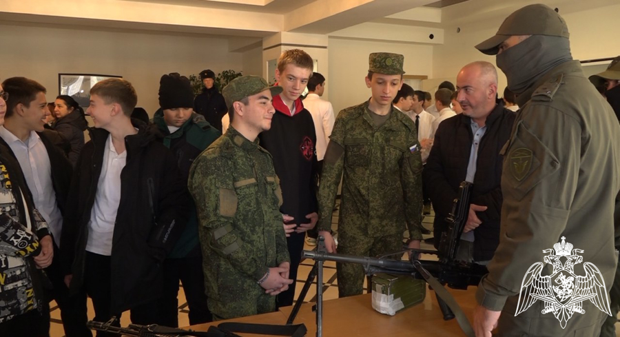 Росгвардейцы Карачаево-Черкесии стали участниками региональной военно-патриотической акции «День призывника» 