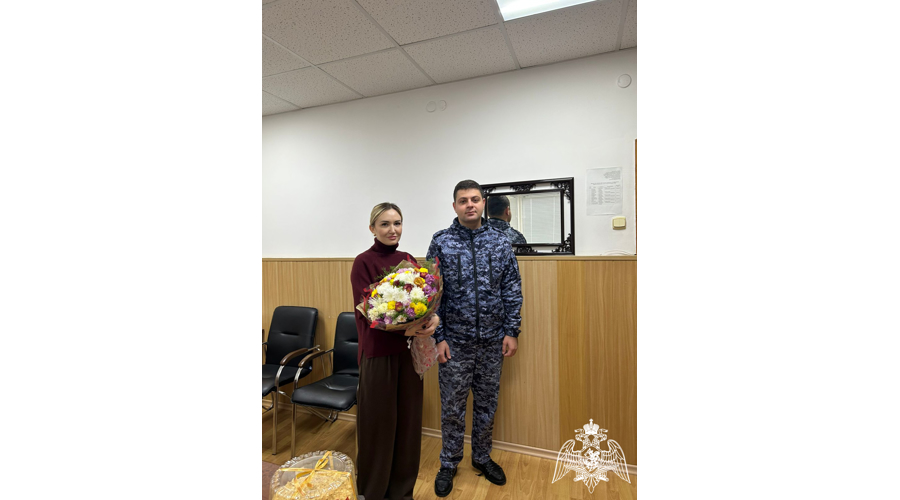 Росгвардейцы Карачаево-Черкесии посетили вдов погибших сослуживцев