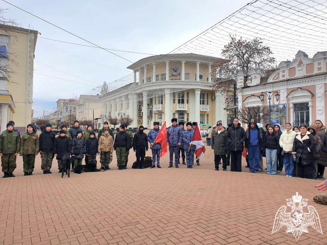 Росгвардейцы Карачаево-Черкесии приняли участие в мероприятии по запуску часов обратного отсчёта времени ко Дню Победы