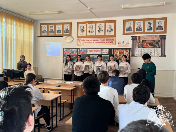 Урок Мужества со школьниками Усть-Джегуты провели ветераны Росгвардии