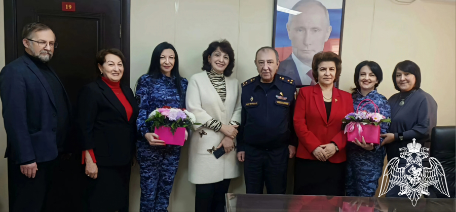 Руководители республиканских СМИ поздравили сотрудников Росгвардии с профессиональным праздником