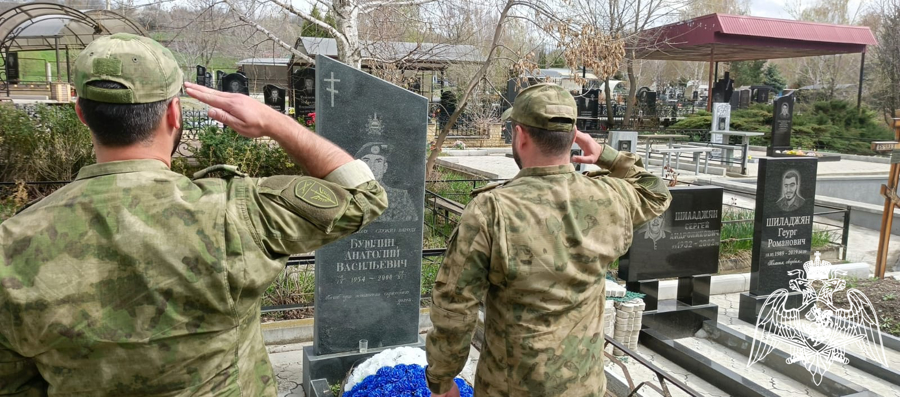 Росгвардейцы Карачаево-Черкесии почтили память боевых товарищей