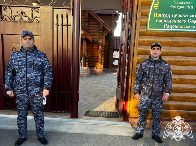 Сотрудники Росгвардии обеспечили правопорядок в период празднования Пасхи в Карачаево - Черкесии 