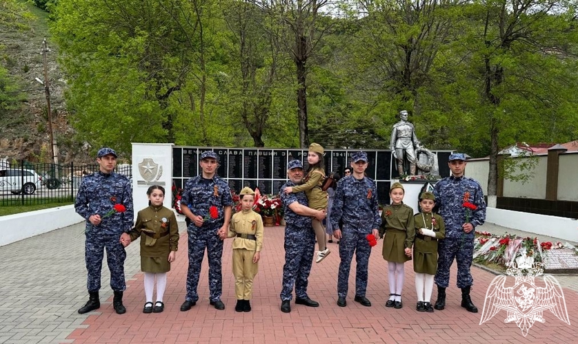 Росгвардейцы приняли участие в патриотическом мероприятии в Карачаевске
