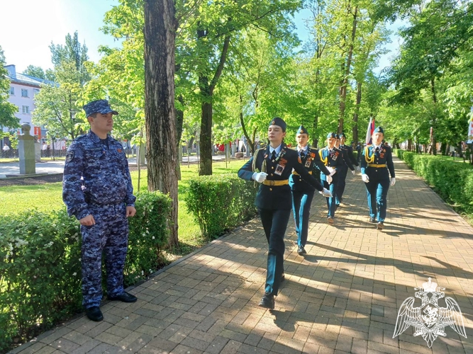 Сотрудники Росгвардии в Карачаево - Черкесии обеспечили общественную безопасность в День Победы
