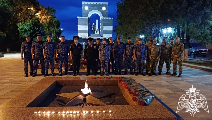 Акцию «Свеча памяти» поддержали сотрудники Росгвардии в Карачаево-Черкесии