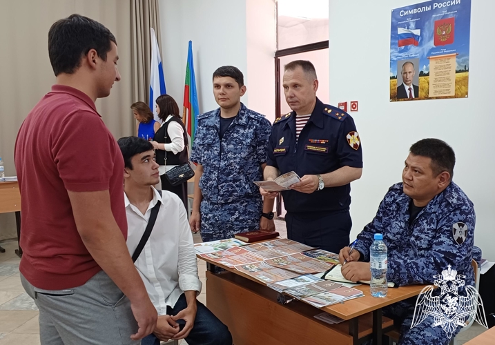 Росгвардейцы приняли участие во Всероссийской ярмарке трудоустройства в Карачаево-Черкесии