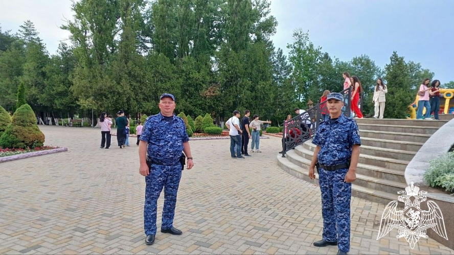 Росгвардейцы Карачаево - Черкесии обеспечили общественную безопасность на День России