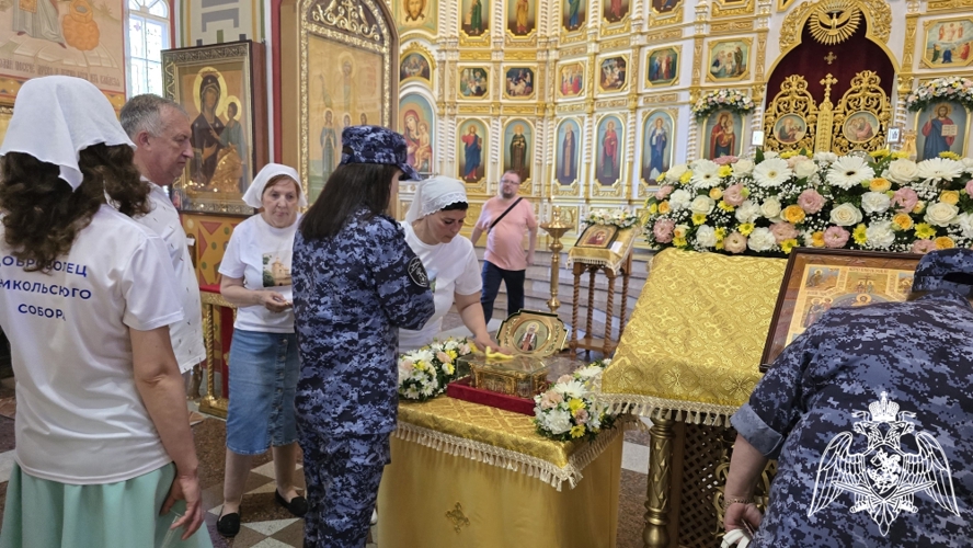 Росгвардейцы Карачаево-Черкесии приняли участие в торжественном богослужении  