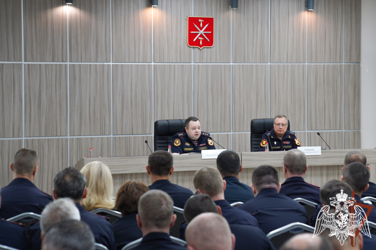 Заместитель директора Росгвардии генерал-полковник полиции Василий Сонин определил приоритеты развития вневедомственной охраны на всероссийском совещании в Туле