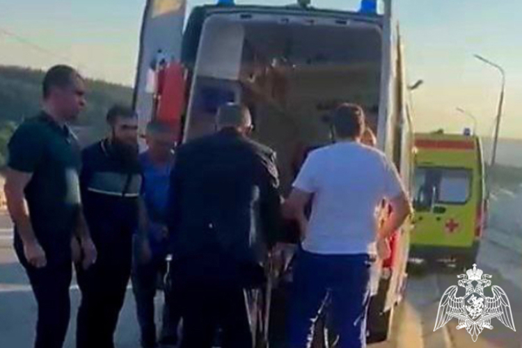Ветераны Росгвардии оказали помощь  пострадавшей в Черкесске девушке