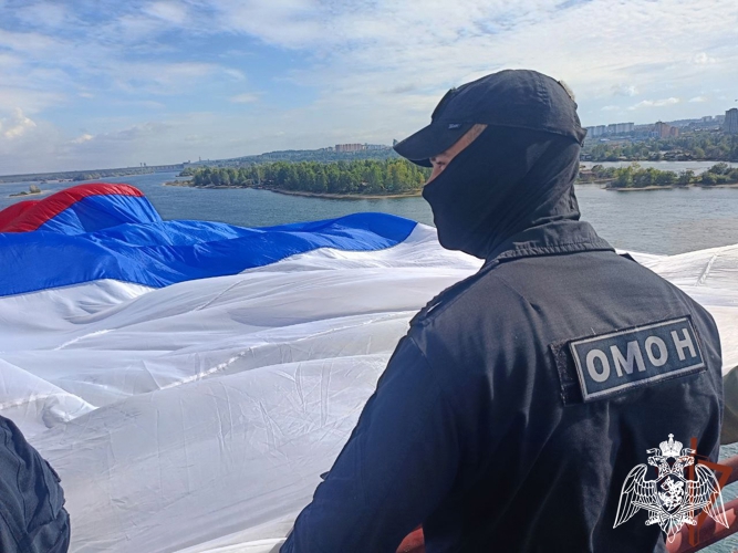 В Росгвардии проходят мероприятия, приуроченные ко Дню государственного флага Российской Федерации