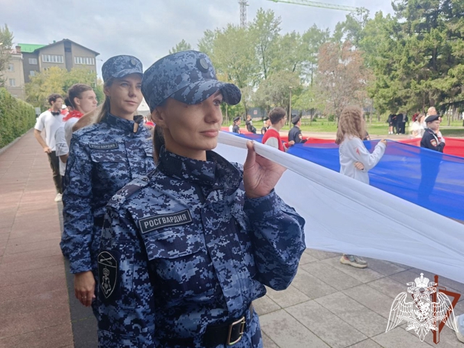 В Росгвардии проходят мероприятия, приуроченные ко Дню государственного флага Российской Федерации