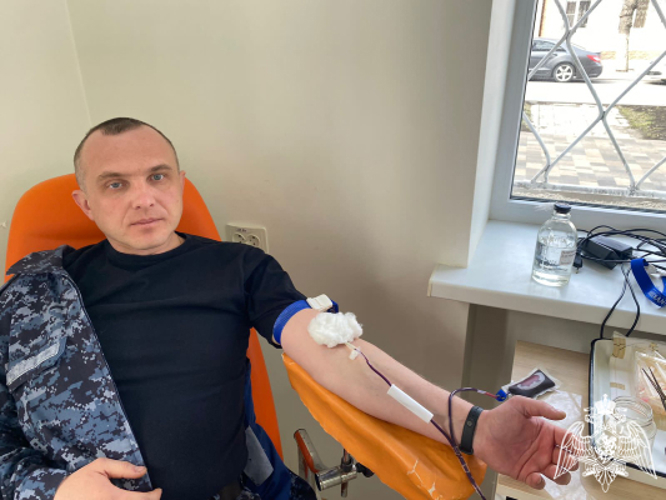 Росгвардейцы в Карачаево-Черкесии поддержали донорскую акцию «От сердца к сердцу»