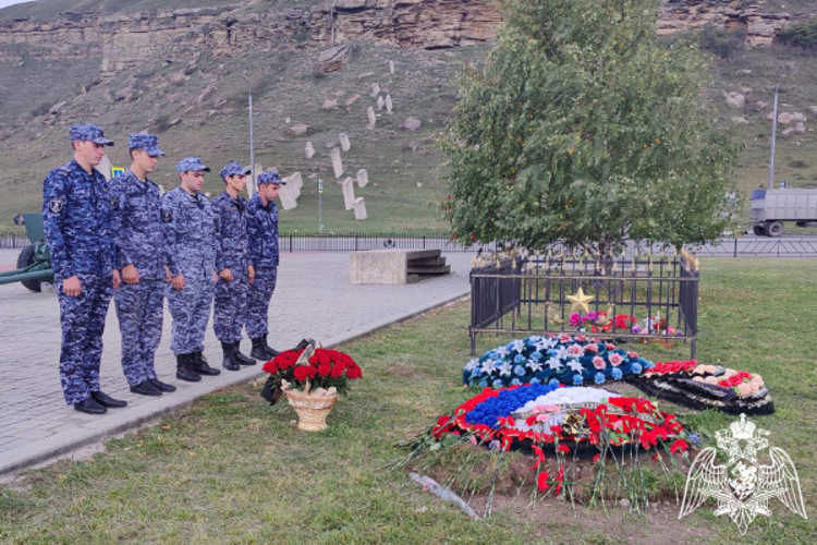 В Карачаево-Черкесии сотрудники Росгвардии приняли участие в церемонии перезахоронении останков  советских солдат