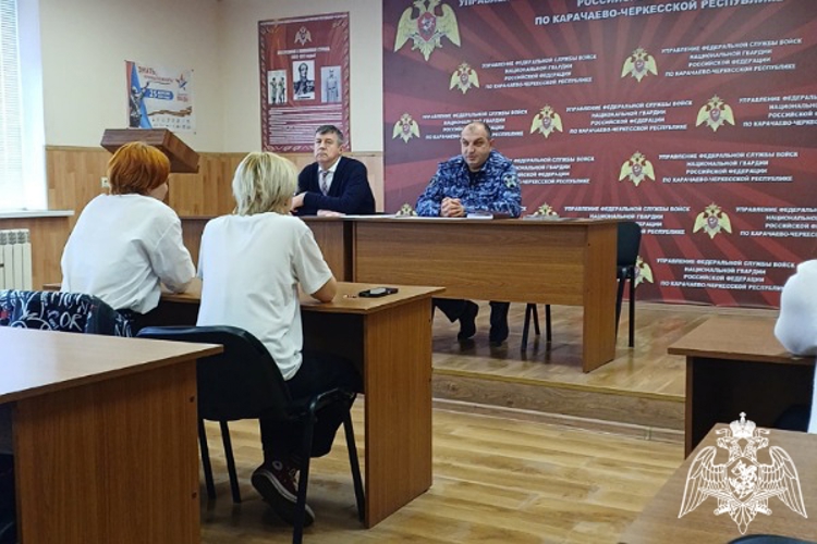 Росгвардейцы обсудили перспективы обучения в ведомственных вузах с учащимися колледжа «Полиглот»
