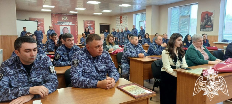Сотрудников вневедомственной охраны Росгвардии поздравили в Карачаево-Черкесии