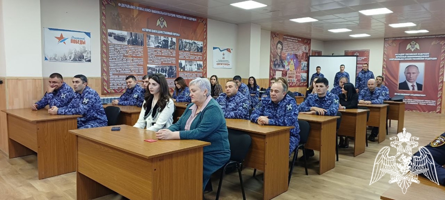 Сотрудников вневедомственной охраны Росгвардии поздравили в Карачаево-Черкесии