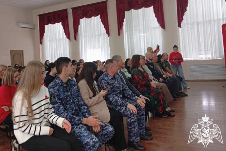 Встреча сотрудников вневедомственной охраны  Росгвардии со школьниками прошла в Черкесске