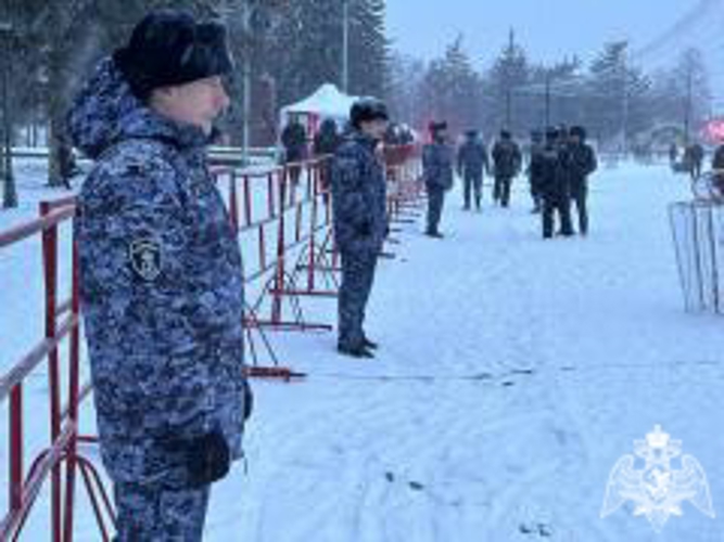 Росгвардейцы приняли участие в охране общественного порядка в новогоднюю ночь в Карачаево-Черкесии