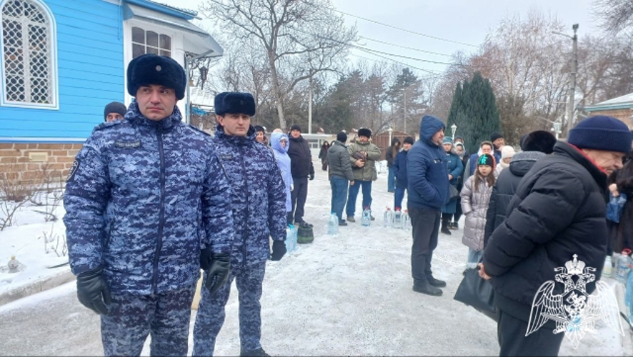 В Карачаево-Черкесии росгвардейцы приняли участие в охране общественного порядка в Крещение Господне
