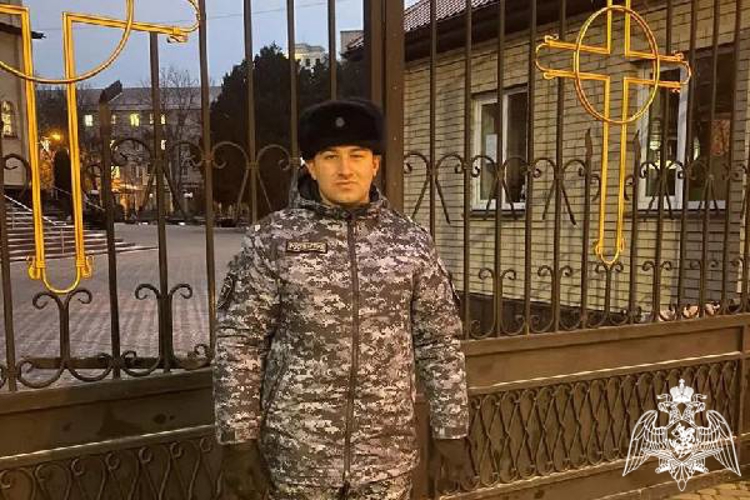В Карачаево-Черкесии росгвардейцы приняли участие в охране общественного порядка в Крещение Господне