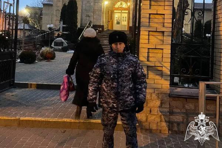 В Карачаево-Черкесии росгвардейцы приняли участие в охране общественного порядка в Крещение Господне