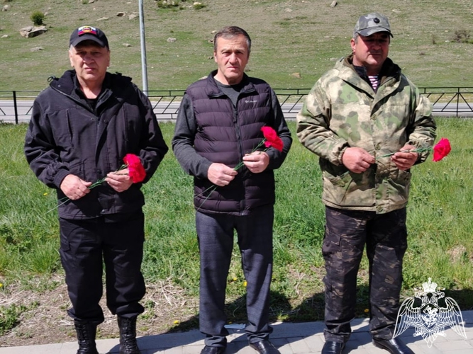 Росгвардейцы провели для школьников урок Мужества, посвященный победе советстких войск в Сталинградской битве