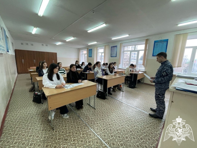 Росгвардейцы Карачаево-Черкесии  рассказали школьникам о порядке поступления в ведомственные вузы