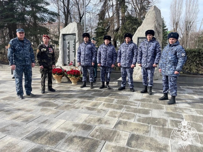 Росгвардейцы в Карачаево-Черкесии почтили память воинов-интернационалистов