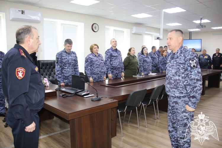 В Карачаево-Черкесии росгвардейцев поздравили с юбилеем ведомства
