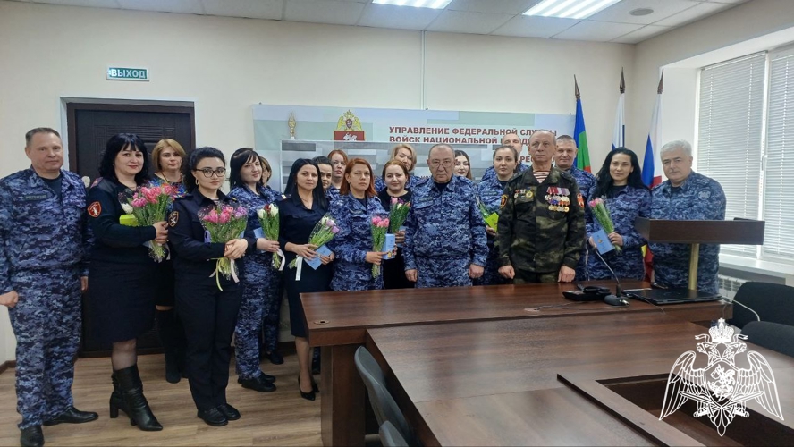 В Северо-Кавказском округе Росгвардии поздравили женщин с 8 марта