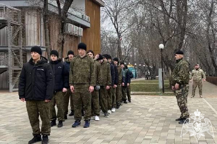 В Карачаево-Черкесии ветераны Росгвардии провели патриотические мероприятия в честь Дня воссоединения Крыма с Россией