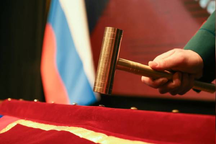 В Росгвардии состоялась торжественная церемония прибивки к древку личного штандарта Главы ведомства