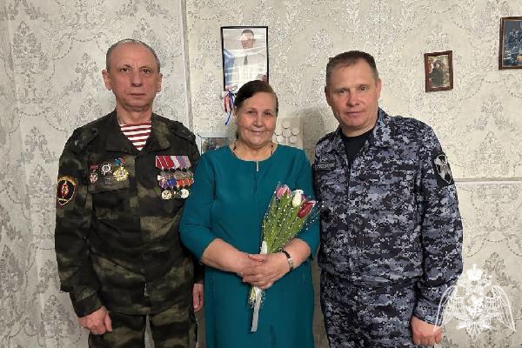 Росгвардейцы почтили память Героя России Евгения Остроухова в Карачаево-Черкесии