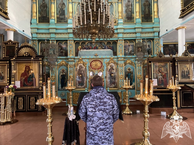 В Карачаево-Черкесии сотрудники Росгвардии приняли участие в праздничном богослужении 
