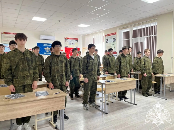 В Черкесске ветеран Росгвардии выступил перед молодежью в рамках Первой Всероссийской недели космоса