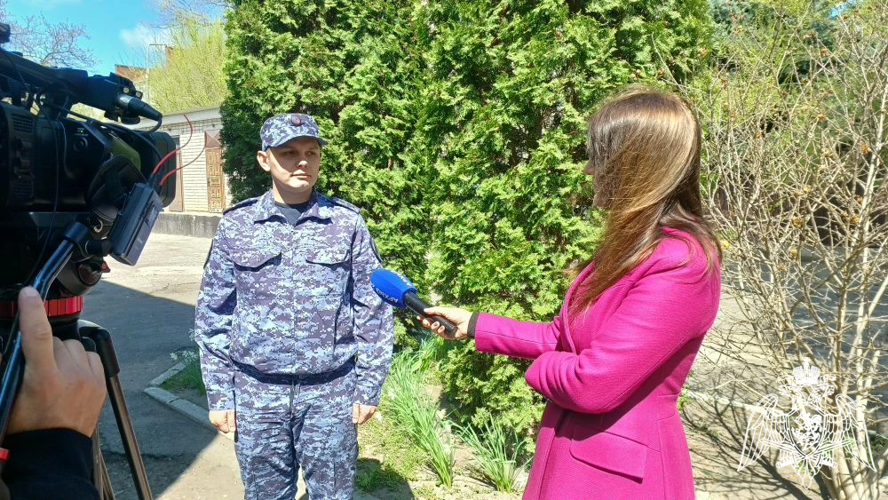 В Карачаево-Черкесии офицер Росгвардии принял участие в ведомственной телерубрике