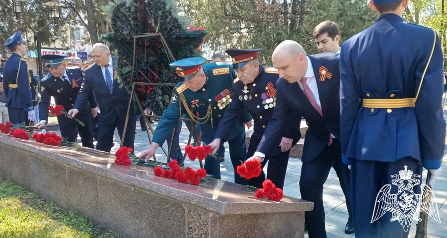Начальник Управления Росгвардии по Карачаево-Черкесской Республике принял участие в торжественном митинге ко Дню Победы
