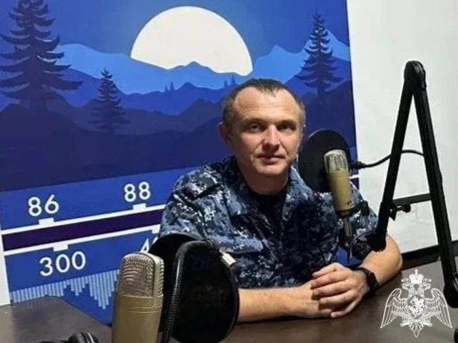 Офицер Росгвардии выступил в прямом эфире радиостанции «КЧР FM»