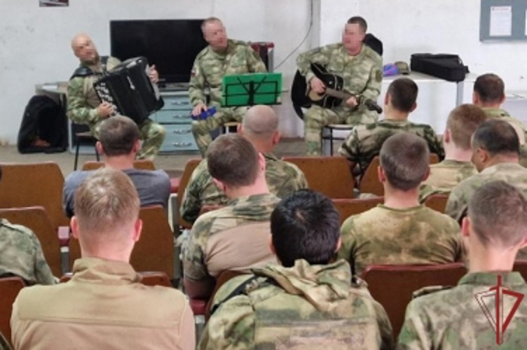 Выездная концертная бригада Росгвардии выступила в зоне СВО