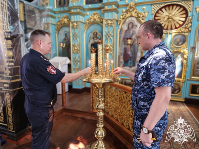 В Карачаево-Черкесии росгвардейцы приняли участие в божественной литургии