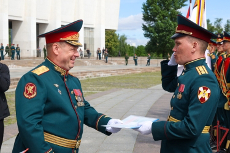В Военном университете Минобороны России состоялся выпуск офицеров Росгвардии