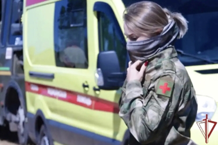 Медицинские специалисты Росгвардии встречают профессиональный праздник на передовой в зоне СВО
