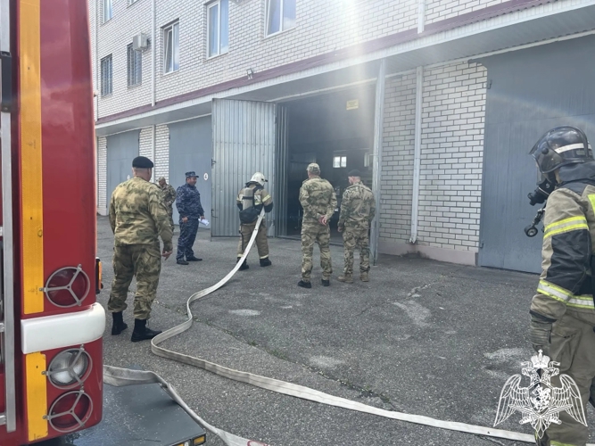 В Карачаево-Черкесии прошло совместное пожарно-тактическое занятие Росгвардии и МЧС