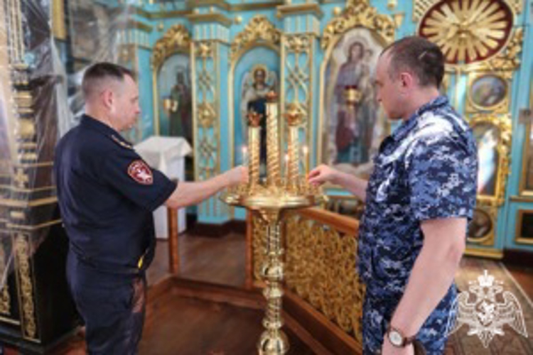 В Карачаево-Черкесии росгвардейцы приняли участие в божественной литургии