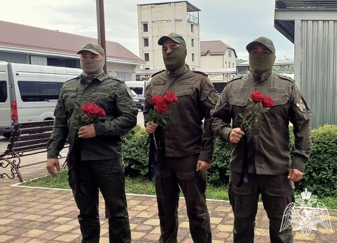 Росгвардейцы Карачаево-Черкесии почтили память боевого товарища, погибшего при исполнении служебных обязанностей 