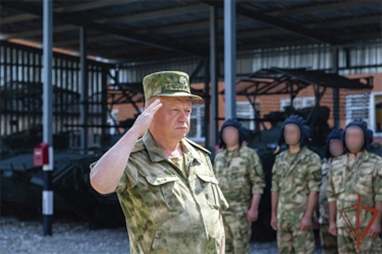 Бронетанковое вооружение нового поколения вручили военнослужащим Росгвардии
