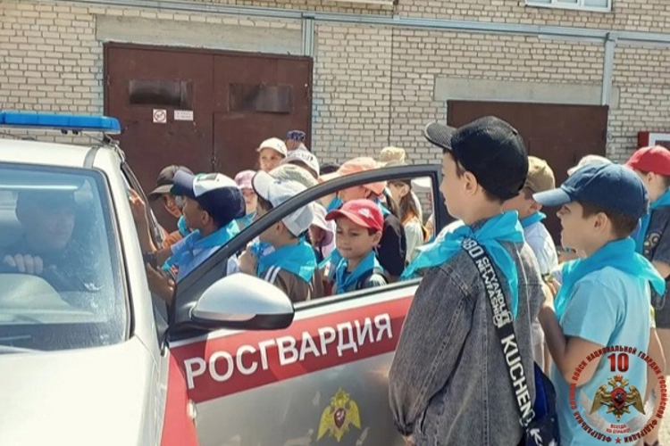 Росгвардейцы провели День открытых дверей для школьников  Карачаево - Черкесии