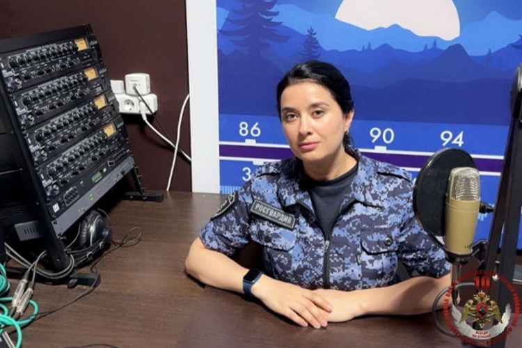 Офицер Росгвардии выступила в прямом эфире регионального радио